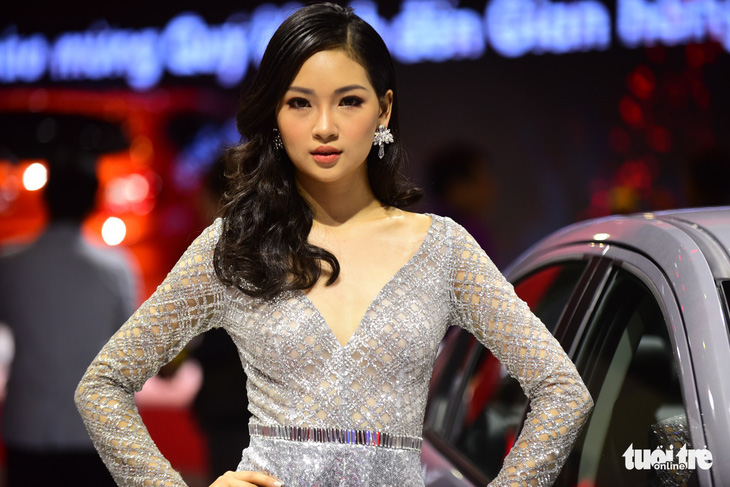 Những người đẹp hâm nóng triển lãm xe Vietnam Motor Show 2018 - Ảnh 23.