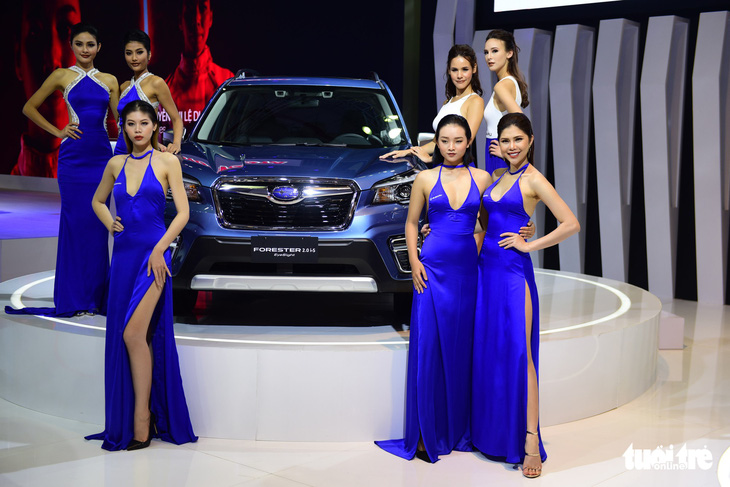 Những người đẹp hâm nóng triển lãm xe Vietnam Motor Show 2018 - Ảnh 17.