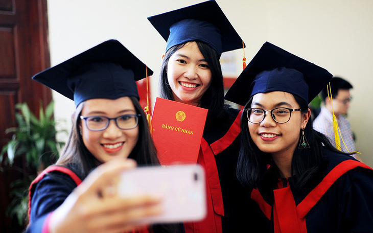 Thủ khoa tốt nghiệp đại học: Sinh viên không chỉ có việc học