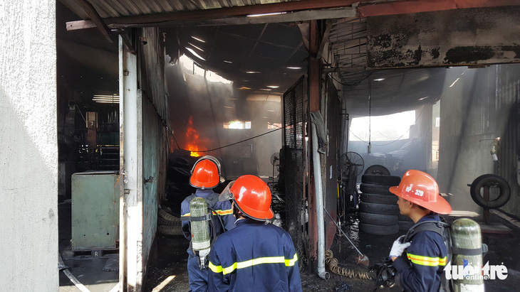 Cháy kho chứa lốp ôtô tại Khu công nghiệp Đình Vũ - Ảnh 5.