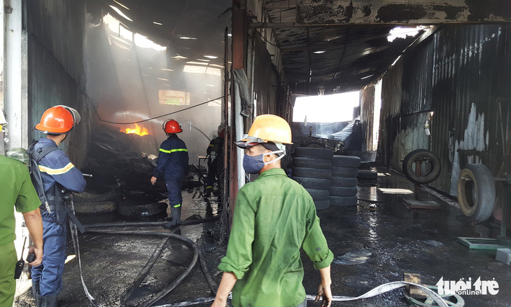 Cháy kho chứa lốp ôtô tại Khu công nghiệp Đình Vũ - Ảnh 6.