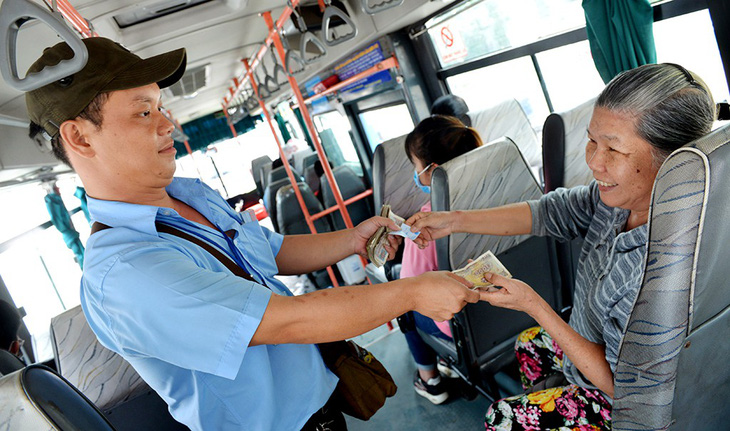 Trợ giá xe buýt và quyền lợi hành khách - Ảnh 1.