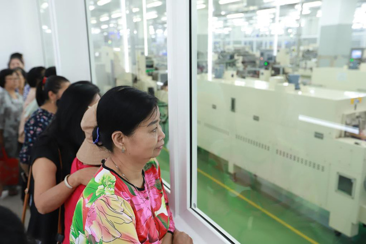 Hơn 10.000 người tham quan nhà máy Acecook Việt Nam mỗi năm - Ảnh 1.