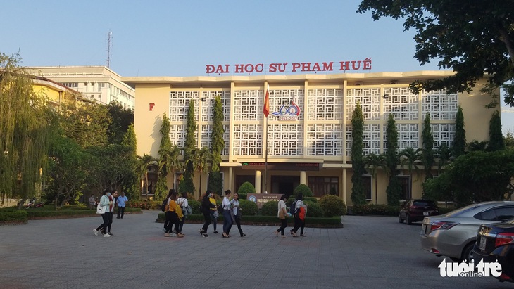 Nâng điểm thi cho em trai, một giảng viên bị kỷ luật - Ảnh 1.