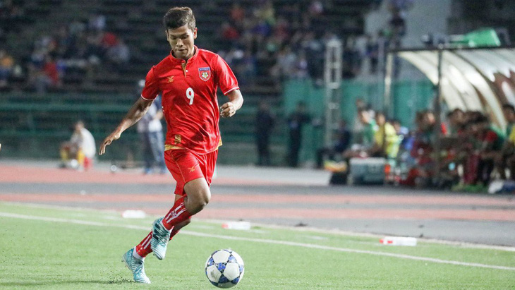 Thủ môn mắc sai lầm khiến Campuchia thua thảm Myanmar - Ảnh 1.