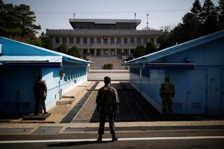 Hàn Quốc - Triều Tiên bắt đầu phá hủy các chốt biên phòng - Ảnh 1.