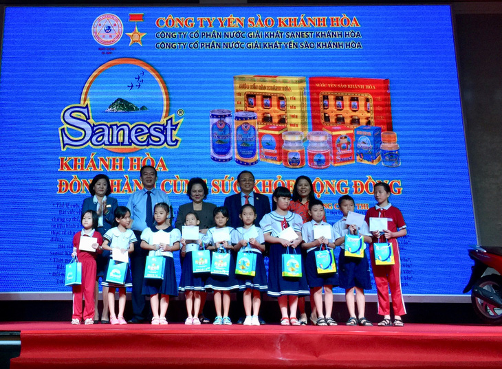 Trao thưởng đợt 3 - Chương trình khuyến mãi “Sanest Khánh Hòa - Niềm tự hào thương hiệu Việt Nam” - Ảnh 2.