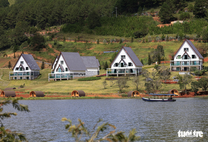19 nhà gỗ xây dựng trái phép trong thắng cảnh quốc gia hồ Tuyền Lâm - Ảnh 3.