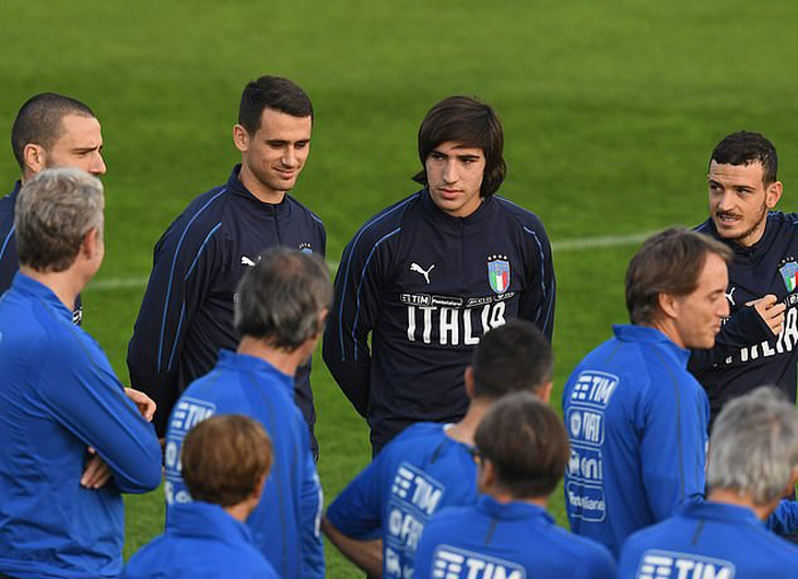 Pirlo ‘mới’ của bóng đá Ý lần đầu lên tuyển - Ảnh 2.