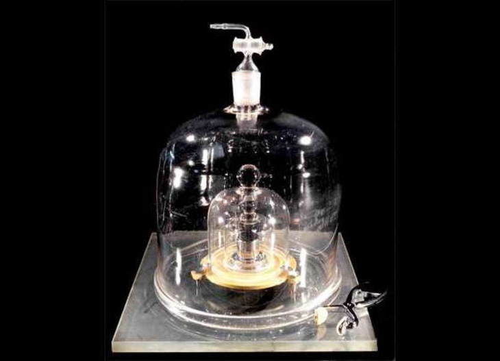 Giới khoa học sắp thay đổi định nghĩa kilogram - Ảnh 1.