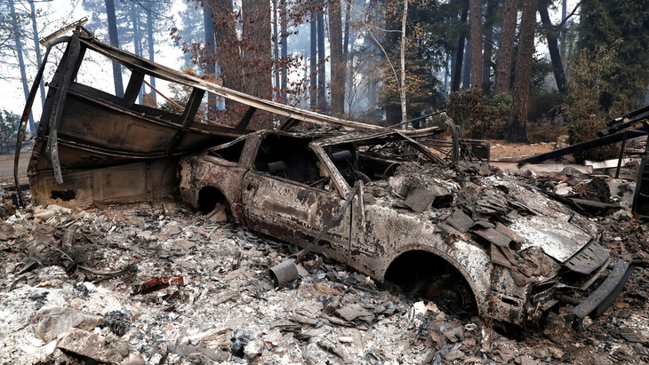 Dân Cali vật lộn với thảm họa cháy rừng - Ảnh 1.