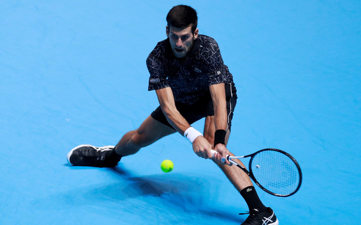 Thắng dễ Zverev, Djokovic vào bán kết ATP Finals 2018
