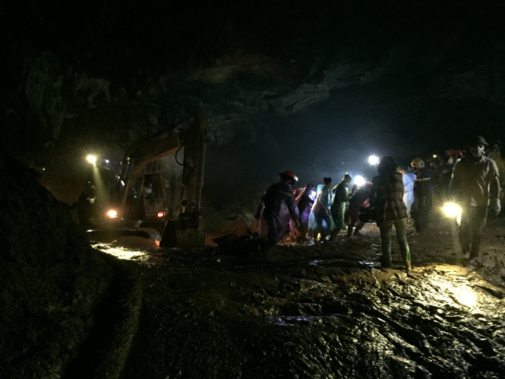 Tìm thấy thi thể nạn nhân cuối cùng vụ sập hầm vàng hang Cột Cờ - Ảnh 1.