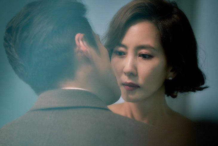 Phim 19+ của Kim Nam Joo cắt hết cảnh nóng lên sóng HTV2 - Ảnh 1.