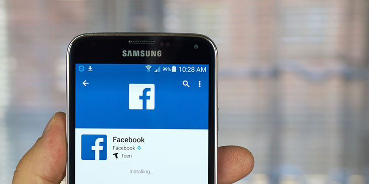 Facebook bác tin Zuckerberg yêu cầu dùng Android phone - Ảnh 1.