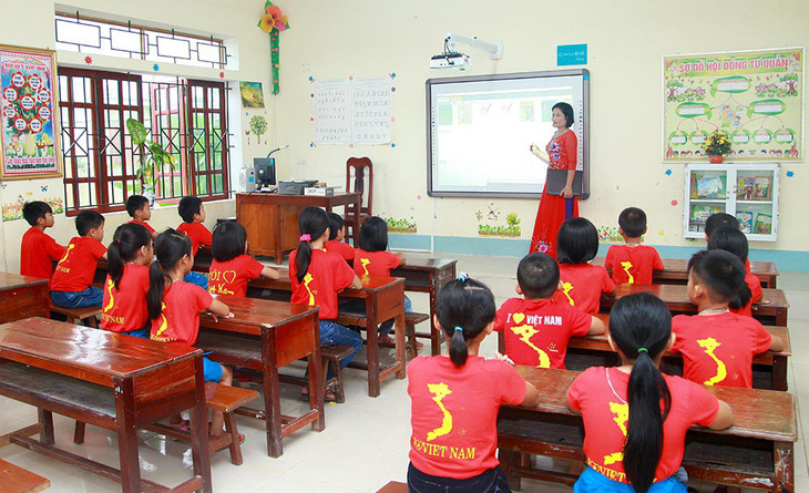 Chubb Life Việt Nam trao tặng thiết bị dạy và học tại 06 tỉnh miền Trung - Ảnh 6.