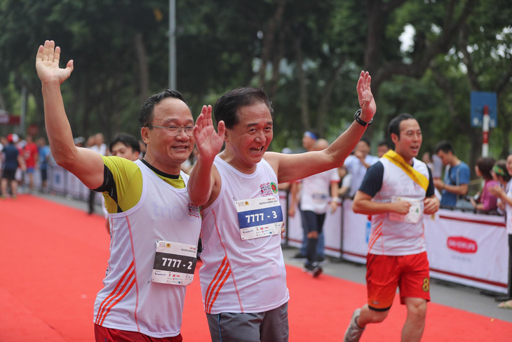 Nhóm nhạc nữ số 1 Nhật Bản dự giải chạy Kizuna Ekiden - Ảnh 10.