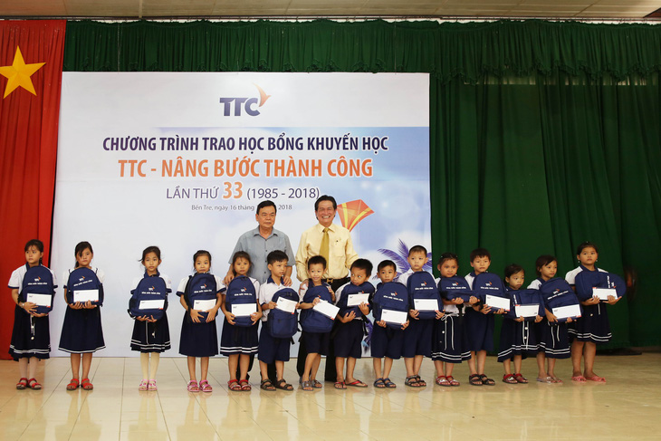 520 học sinh, sinh viên nhận học bổng “TTC – Nâng bước thành công” lần thứ 33 - Ảnh 1.