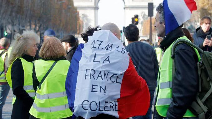 Hơn 2.000 cuộc biểu tình phong tỏa nước Pháp - Ảnh 2.