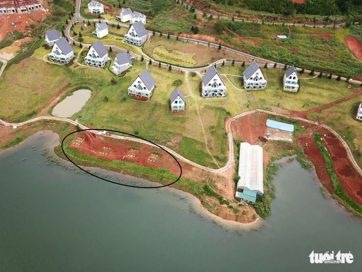 Dời 19 căn nhà trái phép trong vùng cấm hồ Tuyền Lâm - Ảnh 1.