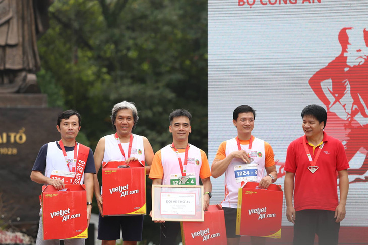 Giải chạy Kizuna Ekiden: Ngày hội thể thao vui vẻ - Ảnh 4.