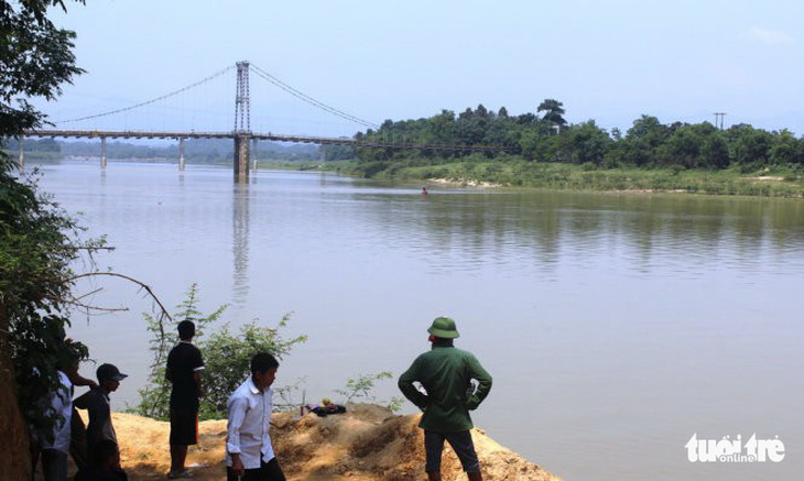 3 nam sinh Nghệ An bị đuối nước ở sông Lam - Ảnh 1.
