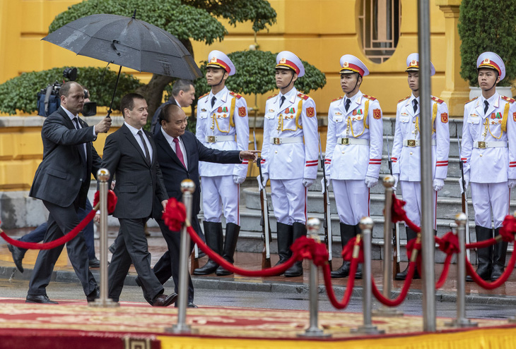 Thủ tướng Việt Nam đón Thủ tướng Nga tại Phủ Chủ tịch - Ảnh 1.