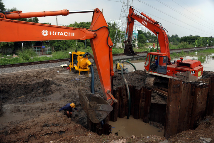 Trám lấp giếng, giảm khai thác nước ngầm năm 2019 - Ảnh 1.