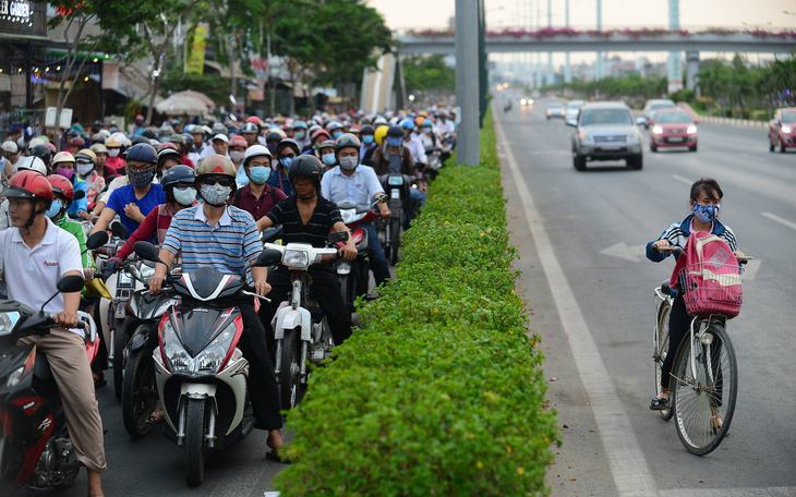 Xử phạt nghiêm người đi xe đạp vi phạm Luật giao thông