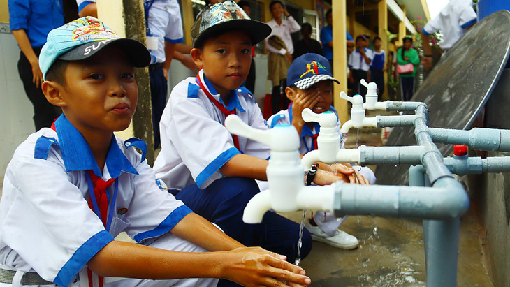 Khánh thành 4 công trình cấp nước sạch cho học sinh Bạc Liêu - Ảnh 1.