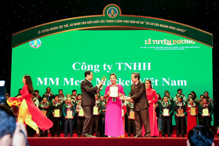 MM Mega Market Việt Nam nhận giải thưởng “Doanh nghiệp vì nhà nông” - Ảnh 1.