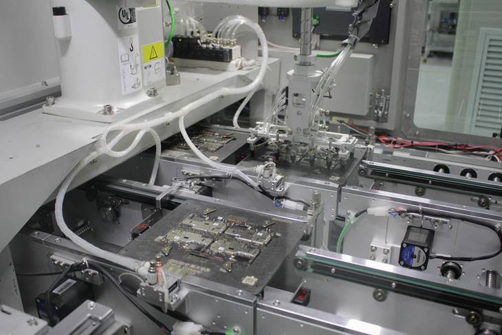 Quy trình sản xuất smartphone tại nhà máy của OPPO - Ảnh 3.