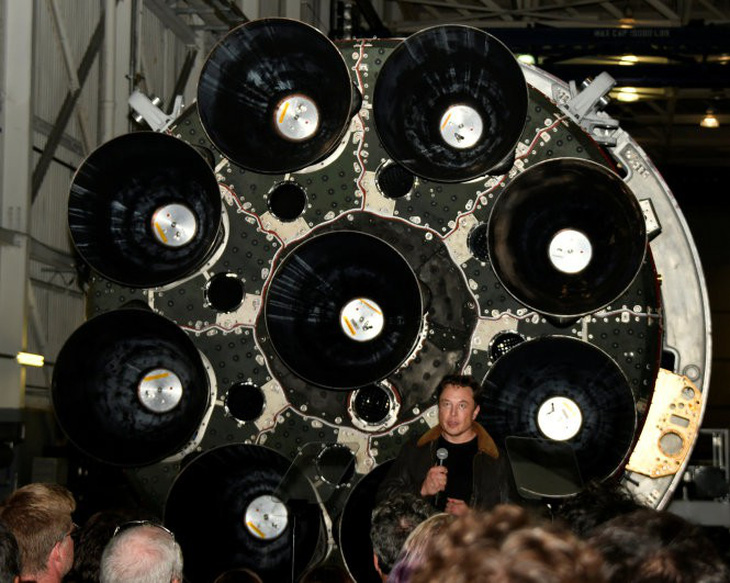NASA muốn thanh tra nơi làm việc của SpaceX, Boeing - Ảnh 1.