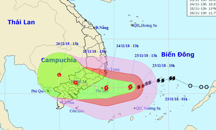 Bình Thuận cho học sinh nghỉ học, tăng cường bảo vệ du khách - Ảnh 1.