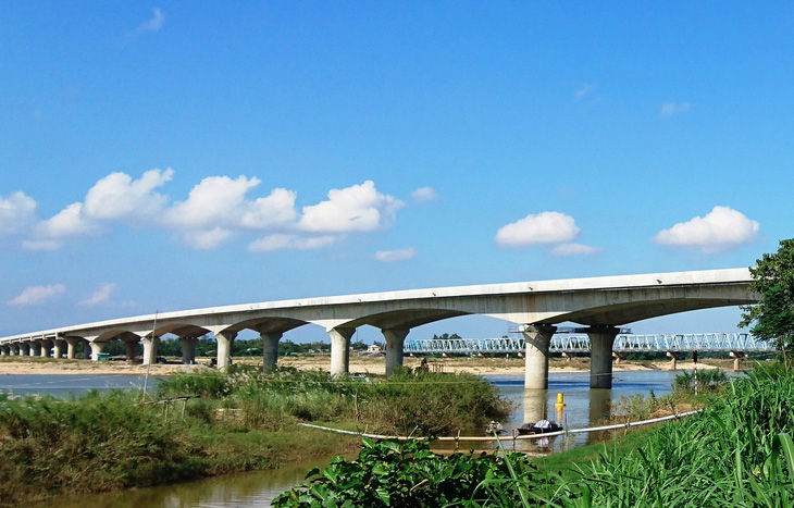 Bù lún 5 cầu trên đường cao tốc Đà Nẵng - Quảng Ngãi - Ảnh 1.