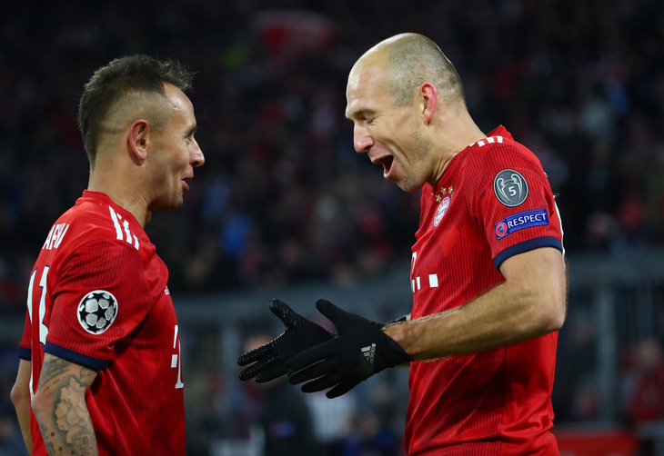 Đè bẹp Benfica, Bayern Munich đoạt vé đi tiếp - Ảnh 1.
