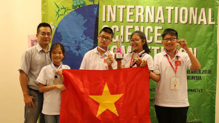 Hà Nội: 60 học sinh dự thi khoa học quốc tế có giải - Ảnh 2.