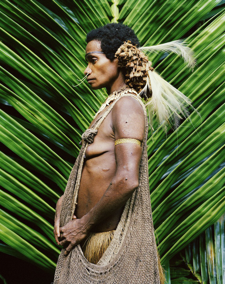 Tới Tây Papua xem bộ lạc Kombai làm nhà cao chót vót - Ảnh 1.
