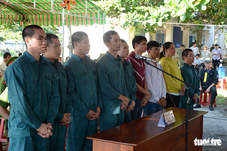 Thêm 9 bị cáo gây rối tại đội cảnh sát chữa cháy Phan Rí nhận án tù - Ảnh 1.