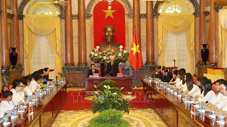 Tổng bí thư, Chủ tịch nước Nguyễn Phú Trọng gặp mặt đoàn HS-SV tiêu biểu - Ảnh 2.