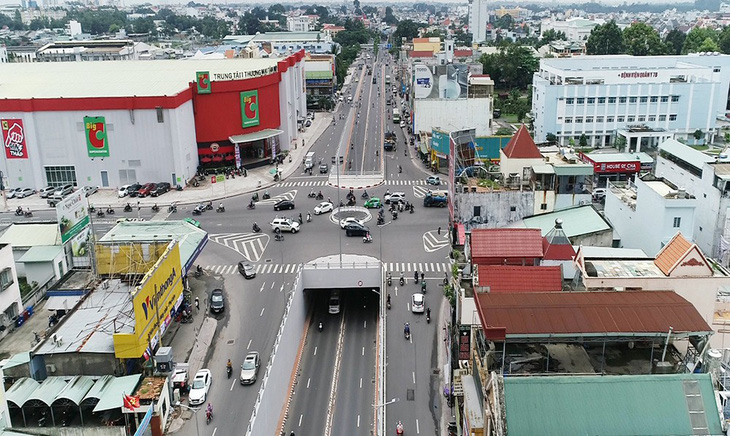 Giới đầu tư “chuộng” đất nền thương mại - Ảnh 2.