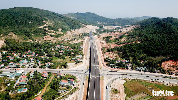 Đường cao tốc 12.000 tỉ giúp Hà Nội đi Vân Đồn chỉ còn 2,5 giờ - Ảnh 1.