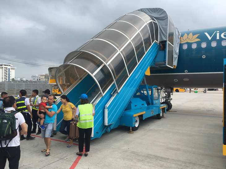 Máy bay Vietnam Airlines gặp sự cố kỹ thuật ở Đà Nẵng - Ảnh 1.