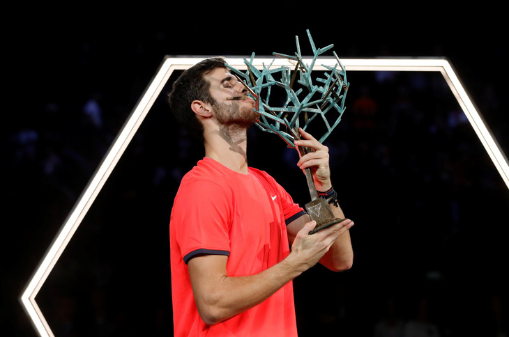 Thắng ‘sốc’ Djokovic, Khachanov vô địch Paris Masters 2018 - Ảnh 1.