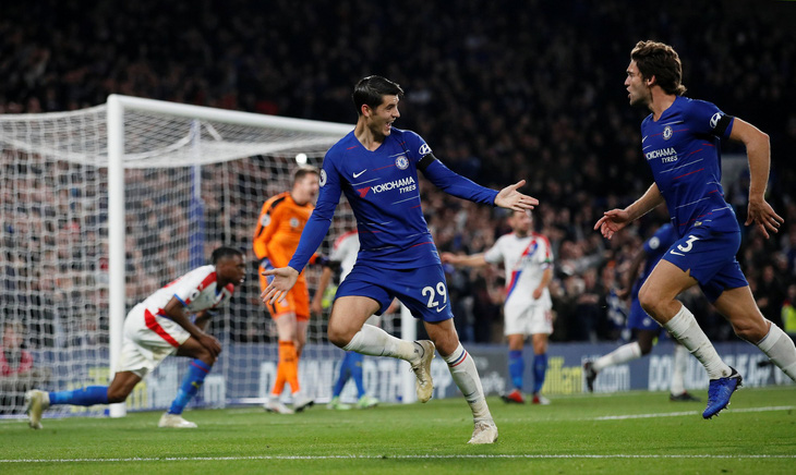 Morata tỏa sáng, Chelsea lên nhì bảng - Ảnh 1.