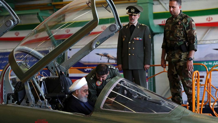 Iran tập trận bằng vũ khí tự làm - Ảnh 2.