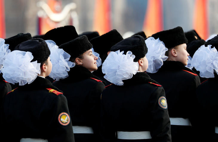 Nga tái hiện cuộc duyệt binh lịch sử trên Quảng trường Đỏ - Ảnh 6.