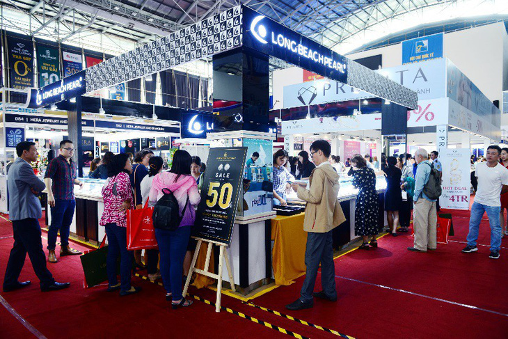 Tưng bừng ưu đãi tại Hội chợ Quốc tế Trang sức Việt Nam - VIJF 2018 - Ảnh 6.