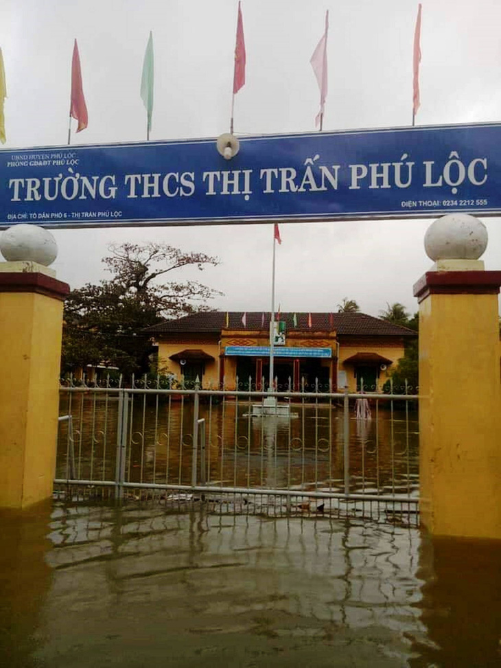 Thừa Thiên Huế: hàng trăm học sinh nghỉ học vì ngập cục bộ - Ảnh 1.