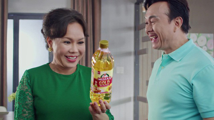 Việt Hương - Chí Tài vào vai vợ chồng trong quảng cáo mới - Ảnh 2.